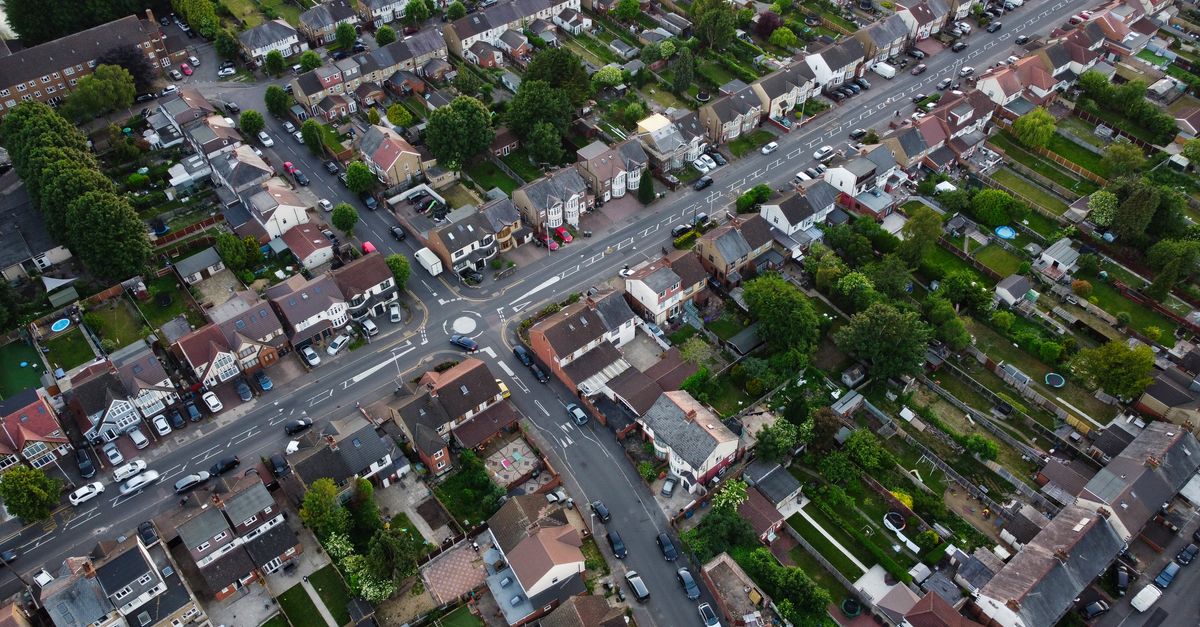 Two-thirds of borrowers wrongly believe lenders restrict by age, brokers say