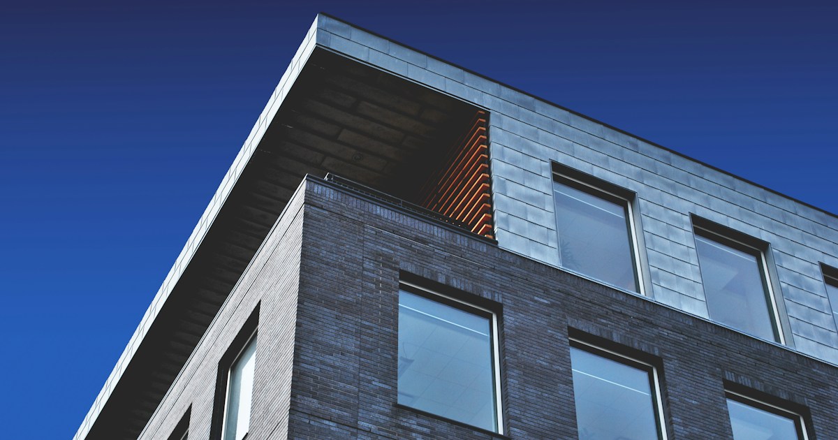 Self-Employed Estate Agents Achieve Higher Completion Rates, Data Shows